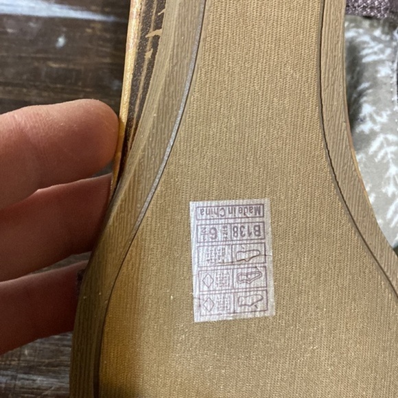 B - Picture 10 of 13